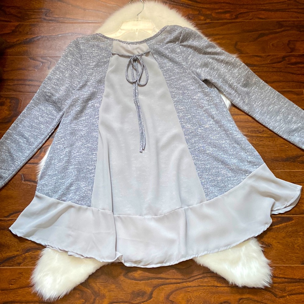 Beautiful tunic style top in size M